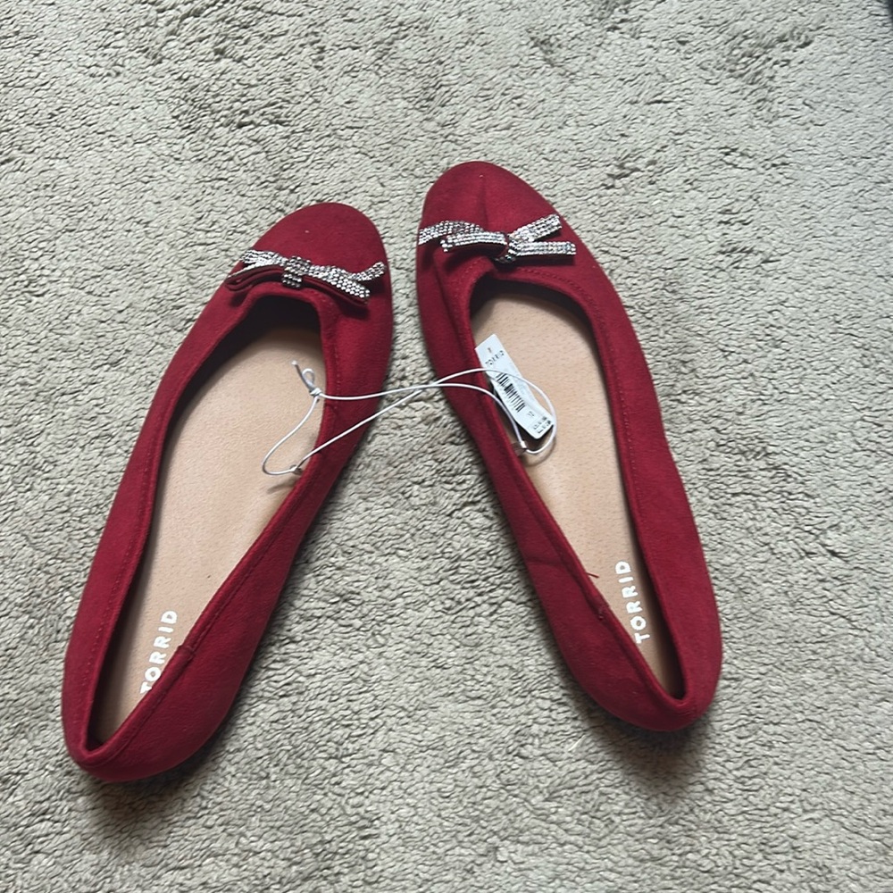 Torrid NWT Red Bow Slip On 10W